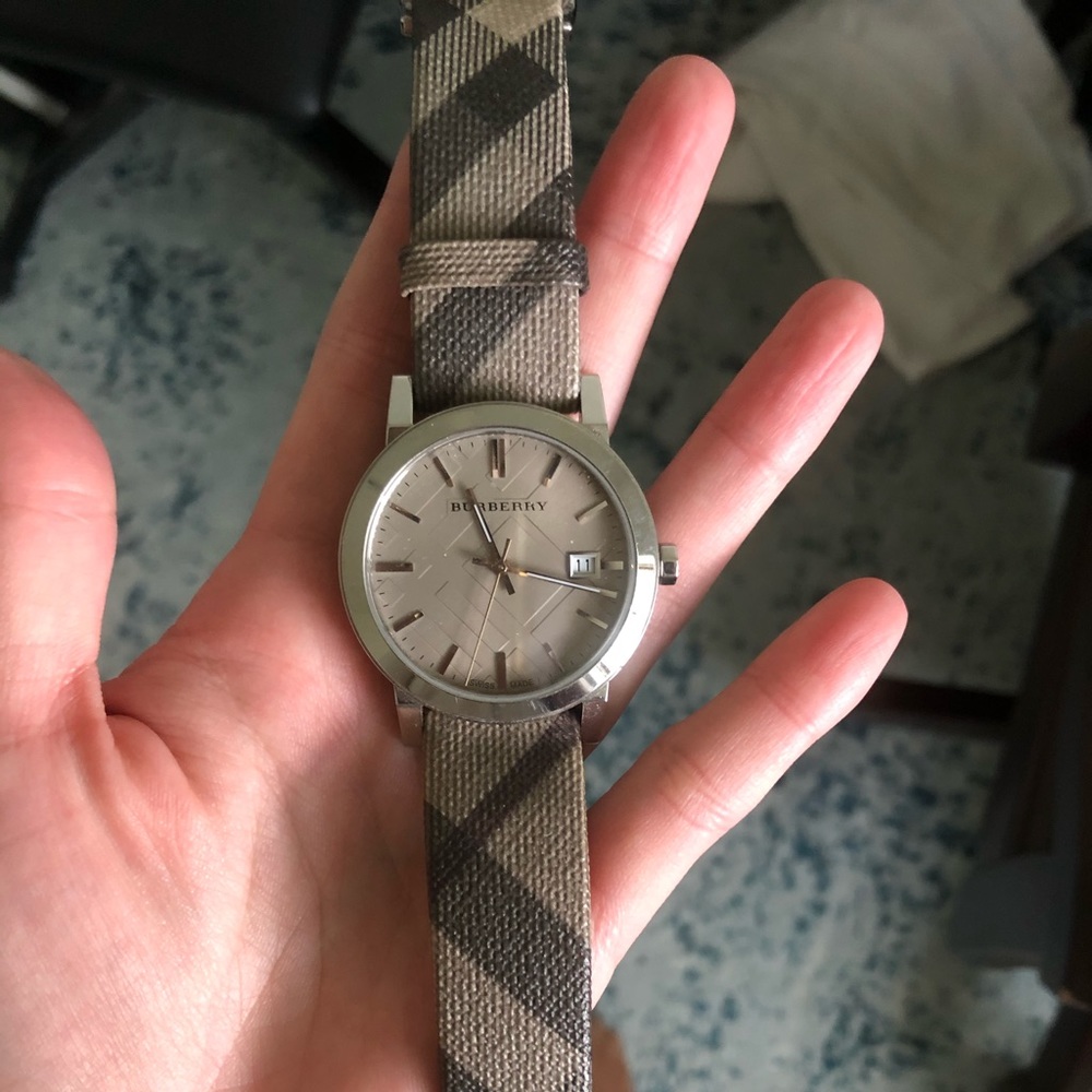 Burberry watch leather with box